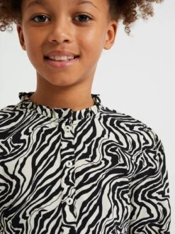 WE FASHION Robes Robe Enfants Crème -Joli Mode Soldes Magasin 16c693465b3e4a34543f604f6403250d