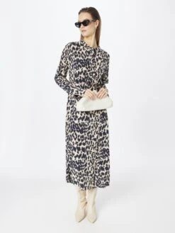 Peppercorn Robes Fluides Robe-chemise Lova Femme Sable 11 Peppercorn Robes Fluides Robe-chemise Lova Femme Sable -Joli Mode Soldes Magasin 2ee04fbbbf154a02c6260f69ba779122