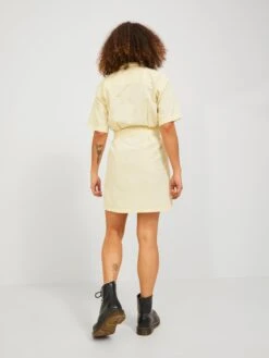 JJXX Robes Fluides Robe-chemise ZIZI Femme Beige 13 JJXX Robes Fluides Robe-chemise ZIZI Femme Beige -Joli Mode Soldes Magasin 34a57dcf1dbec48e53bf7feeaae393b4