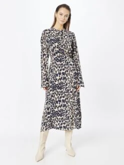 Peppercorn Robes Fluides Robe-chemise Lova Femme Sable 9 Peppercorn Robes Fluides Robe-chemise Lova Femme Sable -Joli Mode Soldes Magasin 4bae9a83b70444d593d6234c57a327d3