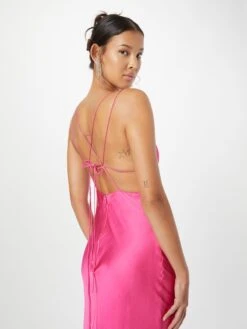 Bardot Robes De Soirée Robe De Soirée LUCIA Femme Rose -Joli Mode Soldes Magasin 4ea3a7bf23e187d4a454b449f96b3077