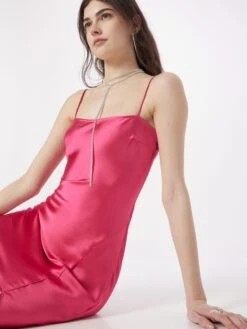 Gina Tricot Robes De Soirée Robe De Soirée Nova Femme Fuchsia -Joli Mode Soldes Magasin 533178384212bc16ea7854b5534503b3