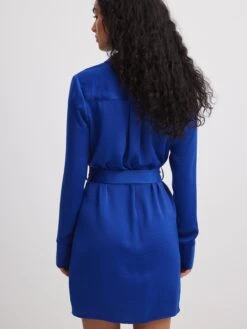 NA-KD Robes Fluides Robe-chemise Femme Bleu Marine -Joli Mode Soldes Magasin 600a327d5d555d43a2ad5558afd42b02