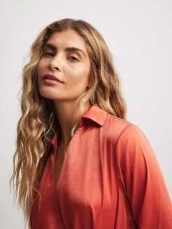 NA-KD Robes Fluides Robe-chemise Femme Corail 9 NA-KD Robes Fluides Robe-chemise Femme Corail -Joli Mode Soldes Magasin 9204b1bac260cc77188ff437731bdc8e