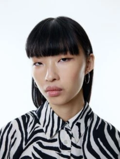 EDITED Robes Fluides Robe-chemise Chalyse Femme Beige / Noir -Joli Mode Soldes Magasin 9ab124acb7dabc4dd78d4223130f6bdb