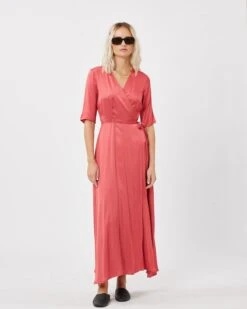Minimum Robes De Soirée Robe De Soirée Miraly Femme Rose -Joli Mode Soldes Magasin a3c74a3378b99614371e339f2d98e608
