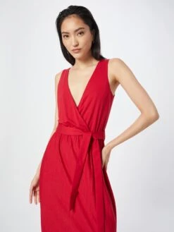 Minimum Robes De Soirée Robe De Soirée Chiva Femme Rouge -Joli Mode Soldes Magasin bb5a01f302299437eef74ac4bb9695b8