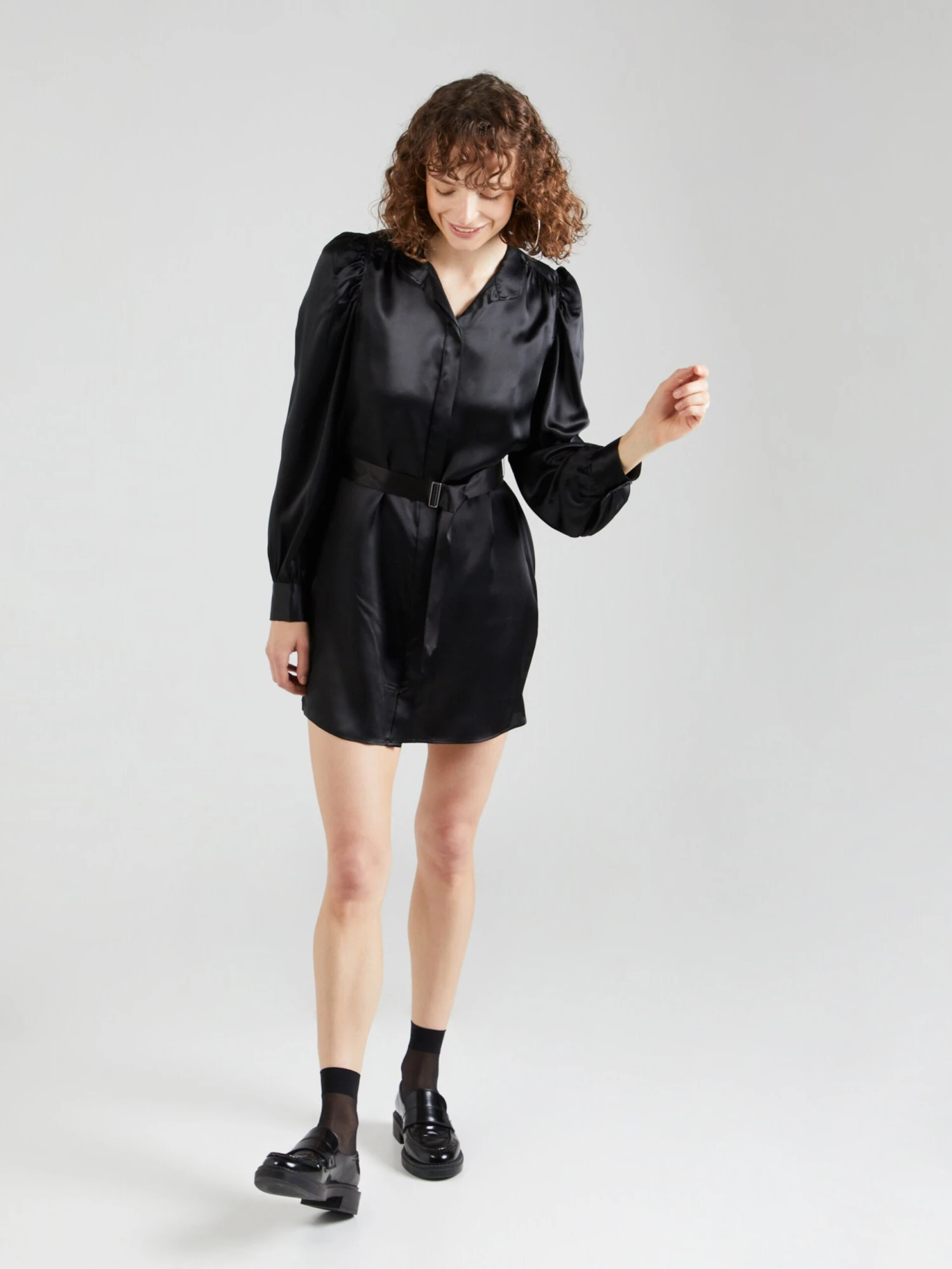 FRAME Robes Fluides Robe-chemise GILLIAN Femme Noir 5 FRAME Robes Fluides Robe-chemise GILLIAN Femme Noir – Image 3