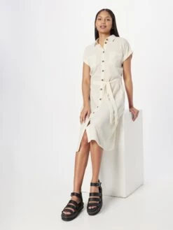 ONLY Robes Fluides Robe-chemise HANNOVER Femme Beige 11 ONLY Robes Fluides Robe-chemise HANNOVER Femme Beige -Joli Mode Soldes Magasin c7acbb4cf3bf01a0dab61caad53a3f46