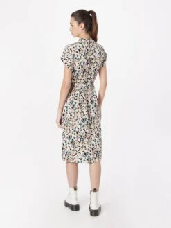 ONLY Robes Fluides Robe-chemise HANNOVER Femme Blanc -Joli Mode Soldes Magasin c9fd57bbd9b60037ec0e3d1e064055b7