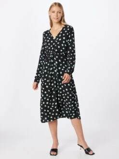 Minimum Robes Fluides Robe-chemise NIOLA Femme Noir 9 Minimum Robes Fluides Robe-chemise NIOLA Femme Noir -Joli Mode Soldes Magasin d5f359c63e2c4515f2c4bdb7dcd087d1