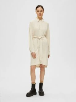 Selected Femme Robes Fluides Robe-chemise VIVA-TONIA Femme Crème -Joli Mode Soldes Magasin de60105370d78a7ec7e3a71bfc6e5f77