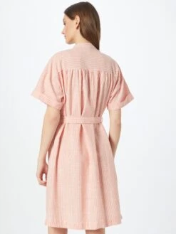 Vero Moda Robes Fluides Robe-chemise JILY Femme Saumon -Joli Mode Soldes Magasin f3fe4231b912f57569101b3bc091d9f7